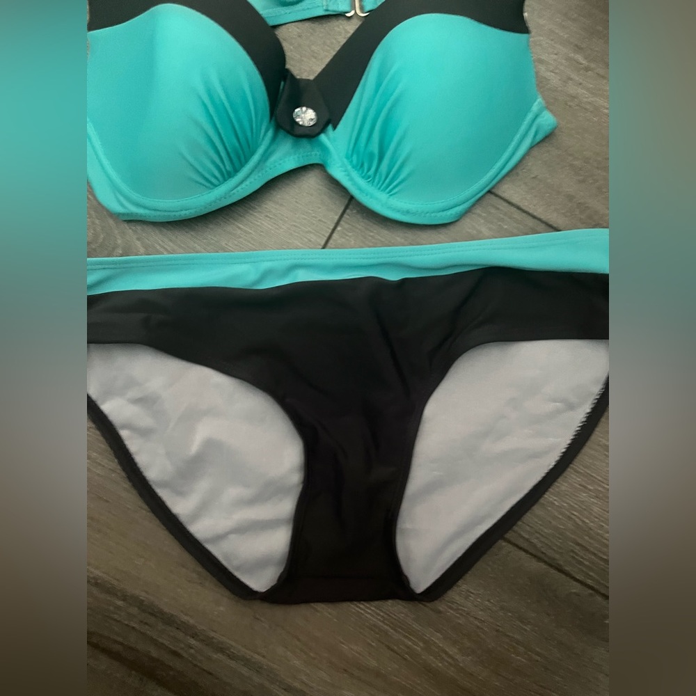 Bikini - Picture 6 of 7